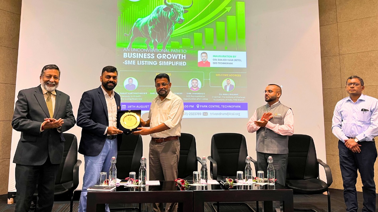 CEO Technopark receiving a token of gratitude.