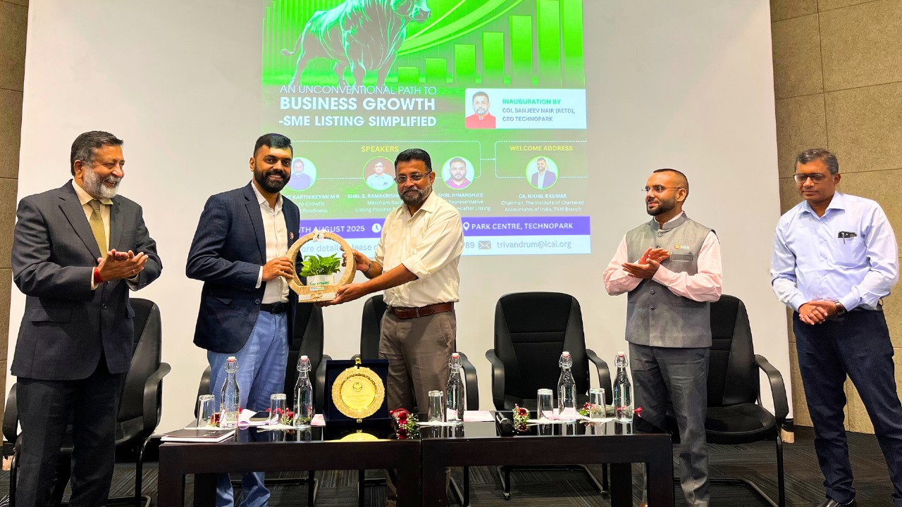 Col Sanjeev Nair (Retd), CEO Technopark, presenting a token of appreciation to Shri Nikhil R Kumar, Chairman, ICAI Trivandrum Chapter.