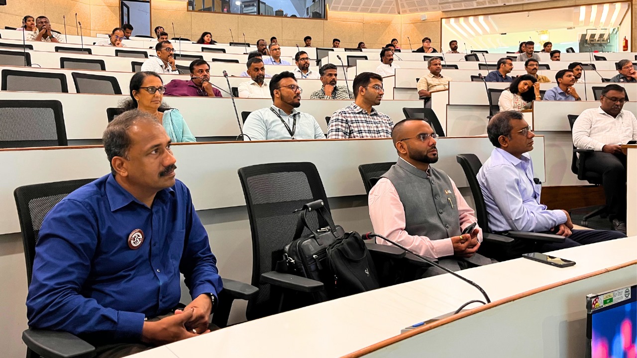Organisers and participants at the workshop.
