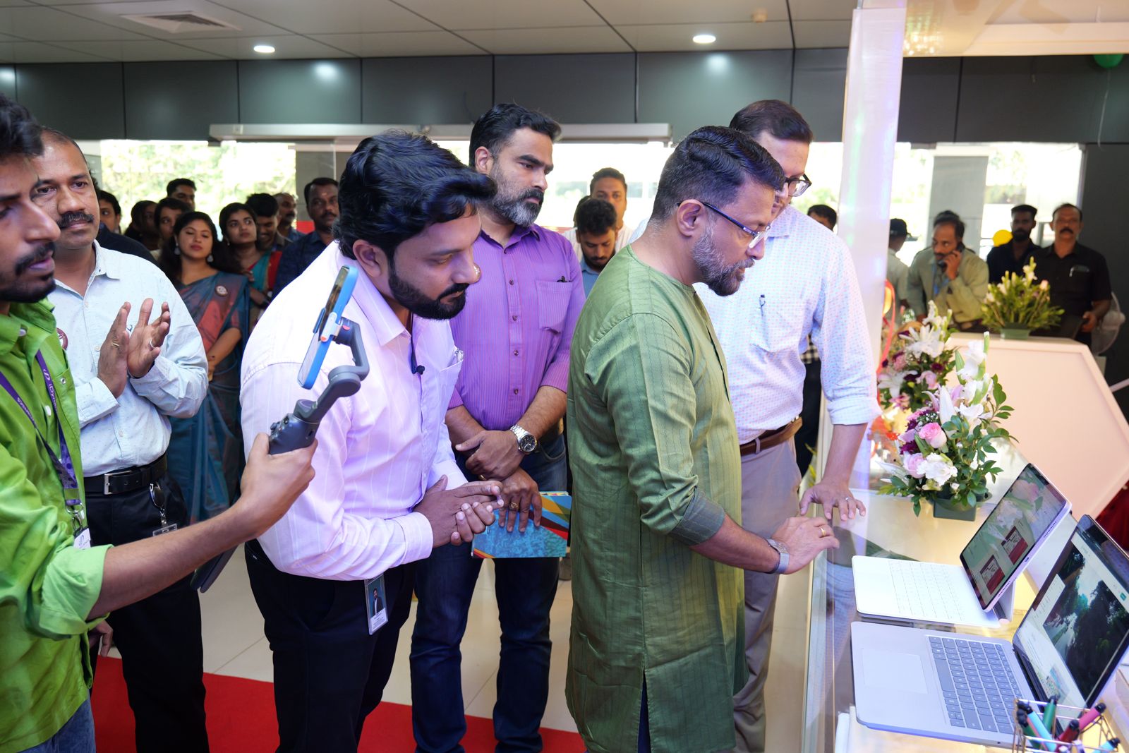 CEO Technopark checking out the Style Edit online platform.