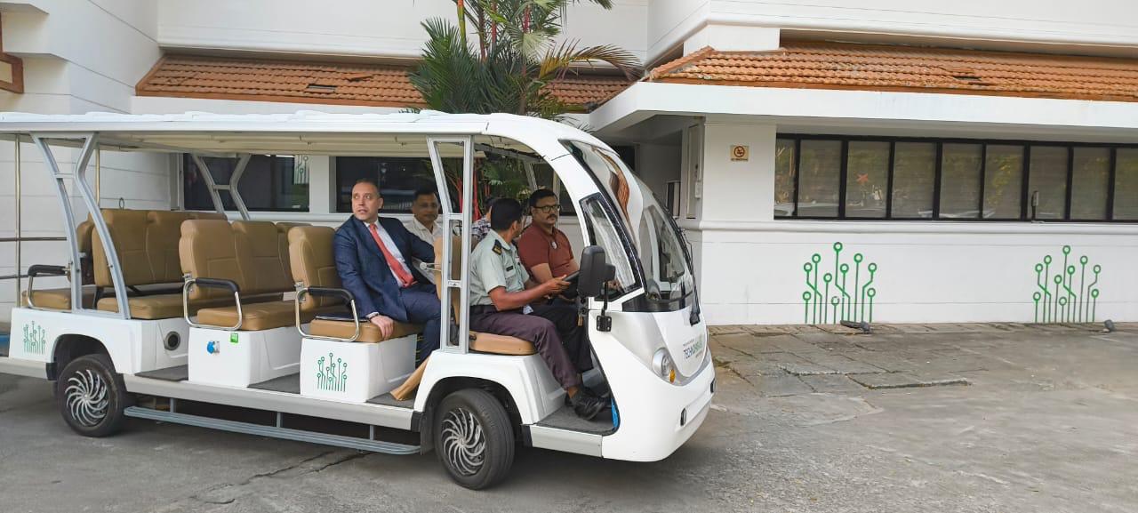 The visit concluded with a guided tour of Technopark, showcasing its seamless blend of cutting-edge technology and green spaces